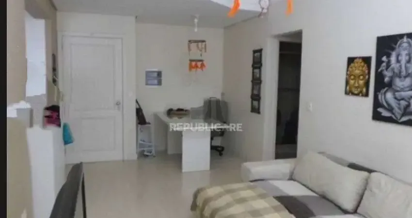 Apartamento 2 quartos, suite e garagem na cidasde Baixa.