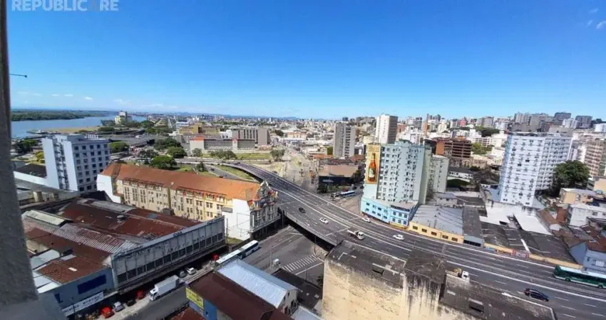 Apartamento à venda no centro histórico com 78 m² e 3 dormitórios/quartos.