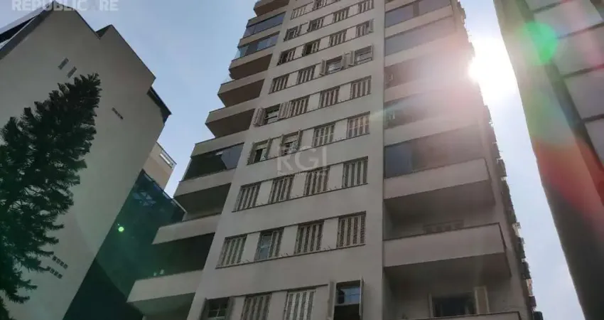 Apartamento à venda no centro histórico com 120m² e 3 dormitórios/quartos disponíveis.