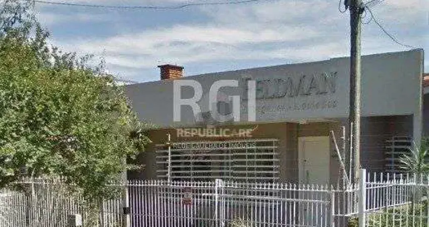 Casa para Venda - 227m², 4 dormitórios, 1 vaga - Menino Deus