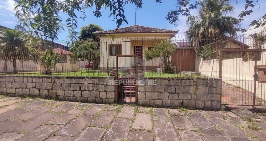 Casa para Venda - 265.1m², 3 dormitórios, 4 vagas - Guarujá