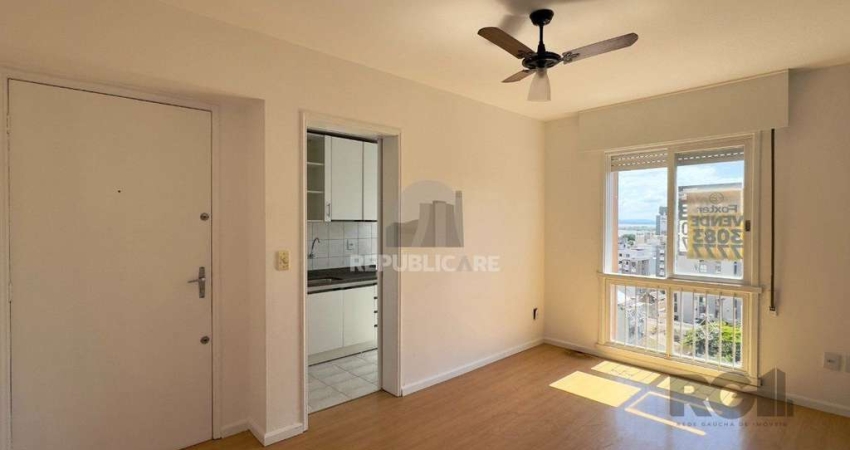 APARTAMENTO 1 DORMITÓRIO EM ANDAR ALTO COM VISTA PARA GUAÍBA NO CENTRO HISTÓRICO