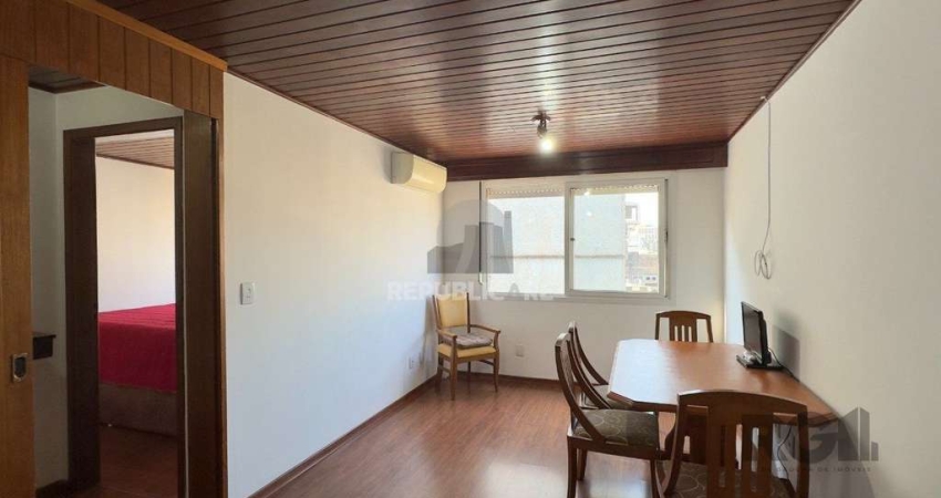 APARTAMENTO 1 DORMITÓRIO COM CHURRASQUEIRA E GARAGEM NO CENTRO HISTÓRICO