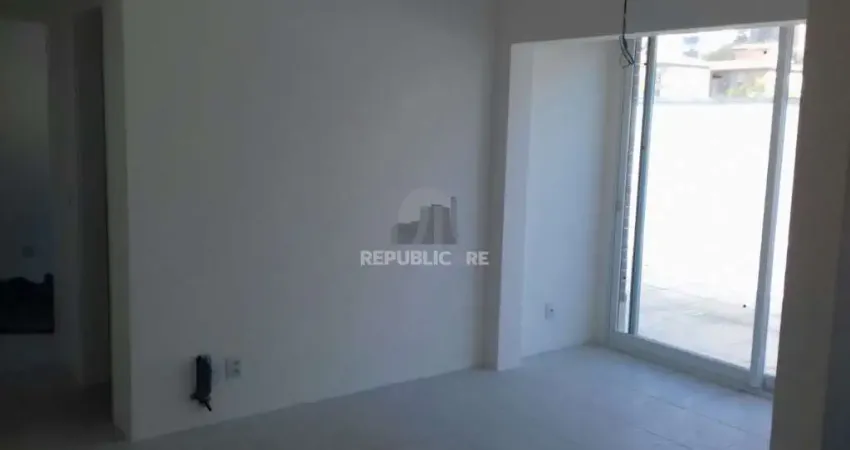 Apartamento para Venda - 31m², 1 dormitório, 1 vaga - Santo Antonio