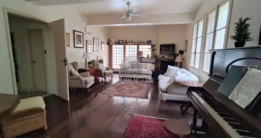 Sobrado para Venda - 345m², 4 dormitórios, sendo 2 suites, 2 vagas - Independênc