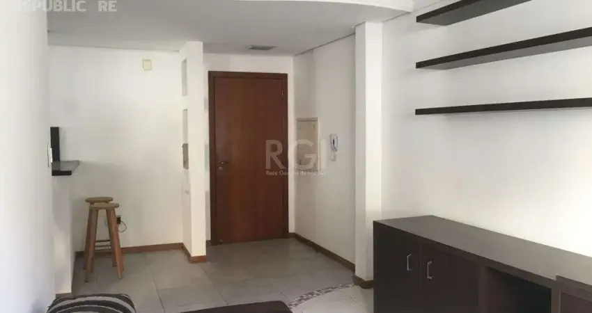 Apartamento à venda na azenha com 47 m² e 1 dormitório/quarto disponível.