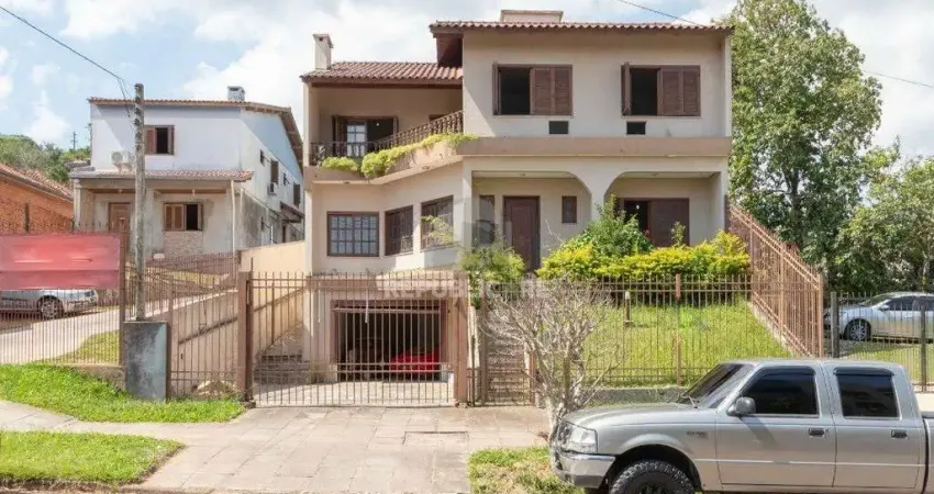 Casa para Venda - 460m², 4 dormitórios, sendo 1 suites, 4 vagas - Cristal