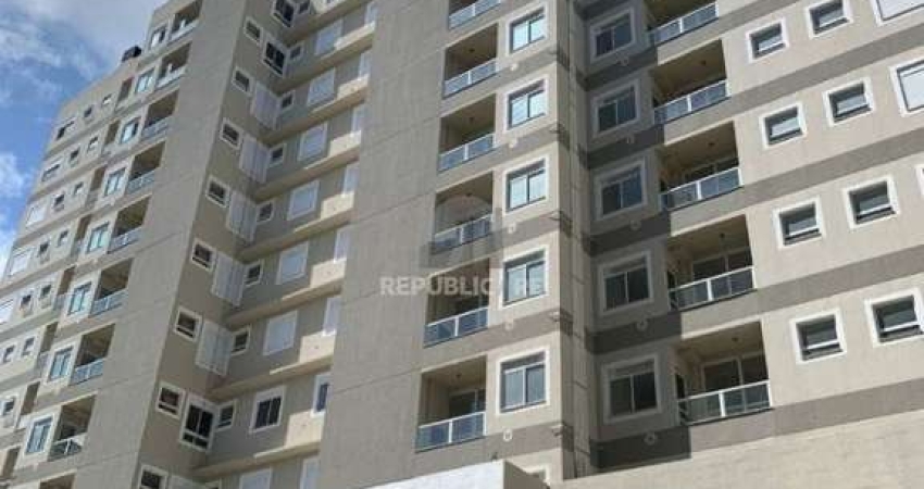 Apartamento para Venda - 56.77m², 2 dormitórios, sendo 1 suites, 1 vaga - Camaqu