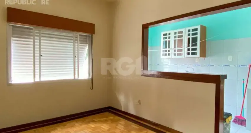 Apartamento à venda no centro histórico com 43m² e 1 dormitório/quartos disponíveis.