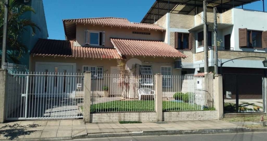 Sobrado 3 dormitórios à venda Parque da Matriz Cachoeirinha/RS
