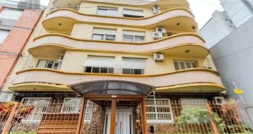 Apartamento à venda no centro histórico com 58m² e 2 dormitórios/quartos disponíveis.