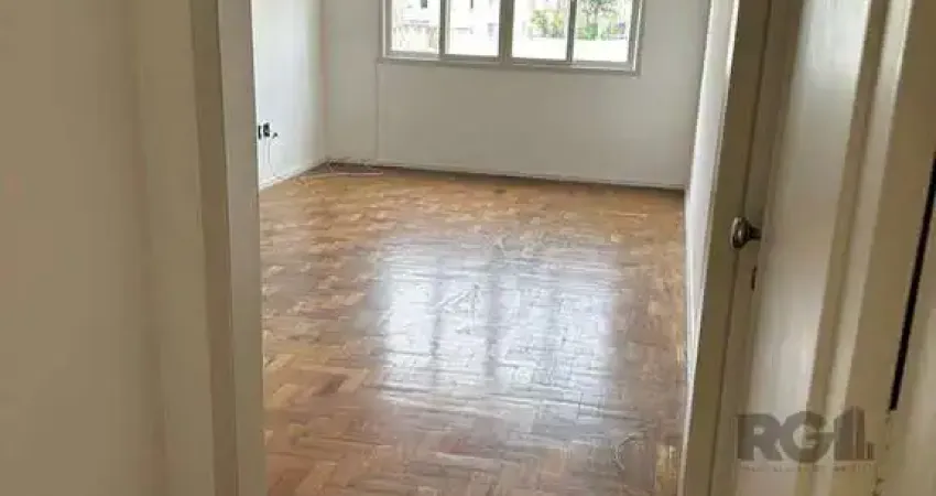 Apartamento à venda no centro histórico com 79m² e 2 dormitórios/quartos disponíveis.