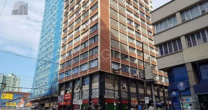 Apartamento à venda no centro histórico com 51m² e 1 dormitório/quarto disponível.