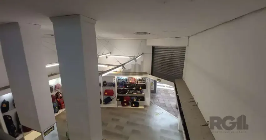 Edifício comercial à venda no centro histórico com área de 500 m² disponível.