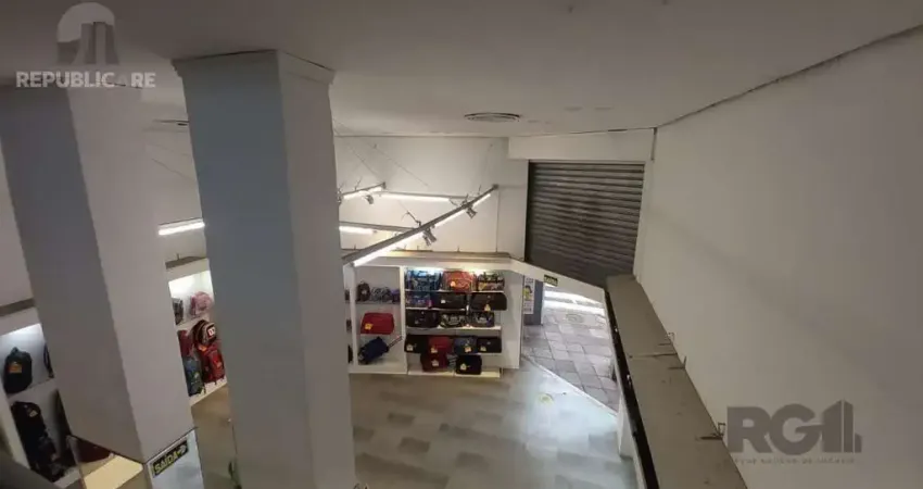 Edifício comercial à venda no centro histórico com área de 500 m² disponível.
