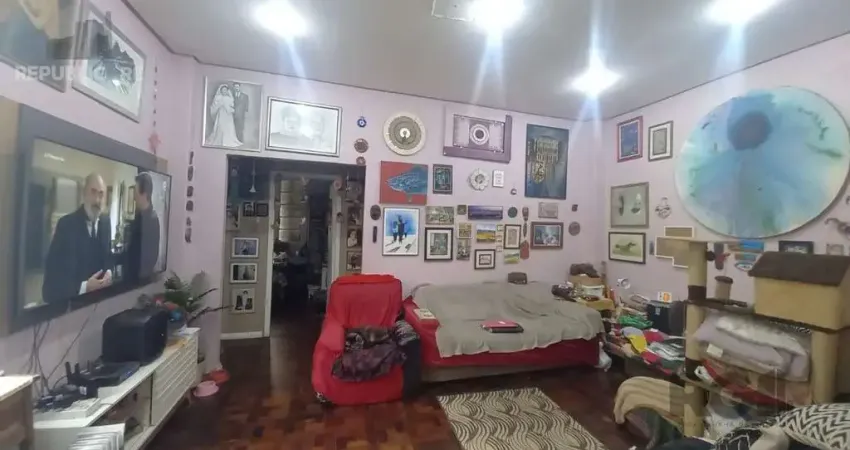 Apartamento à venda no centro histórico com 84 m² e 3 dormitórios/quartos.