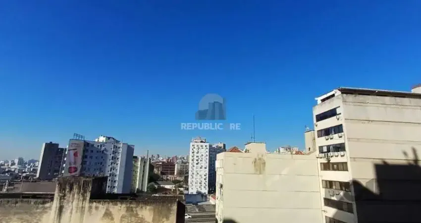Apartamento 3 dormitórios à venda Centro Histórico Porto Alegre/RS