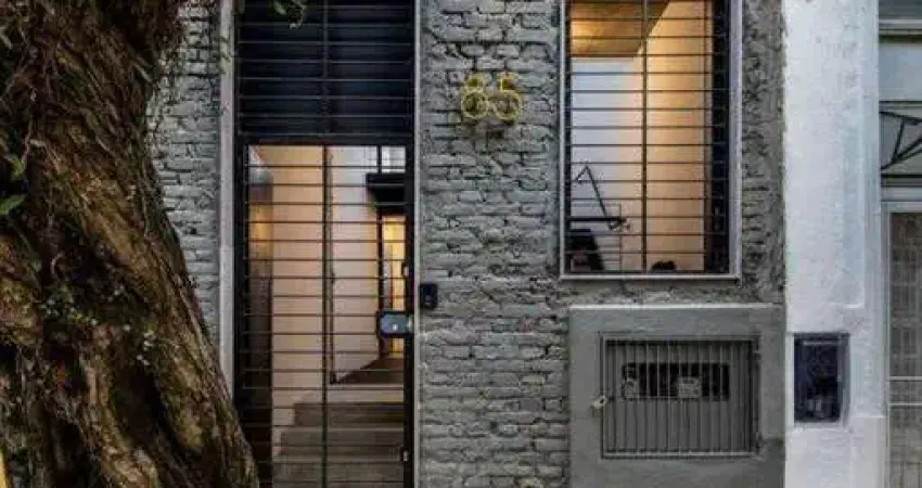 Edifício comercial à venda no centro histórico com área de 124m² disponível