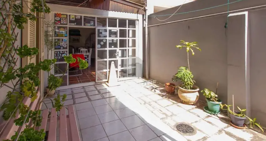 Apartamento à venda no centro histórico com 132 m² e 2 dormitórios/quartos disponíveis.