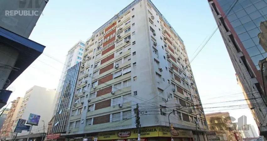 Apartamento à venda no centro histórico com 82 m² e 3 dormitórios/quartos disponíveis.