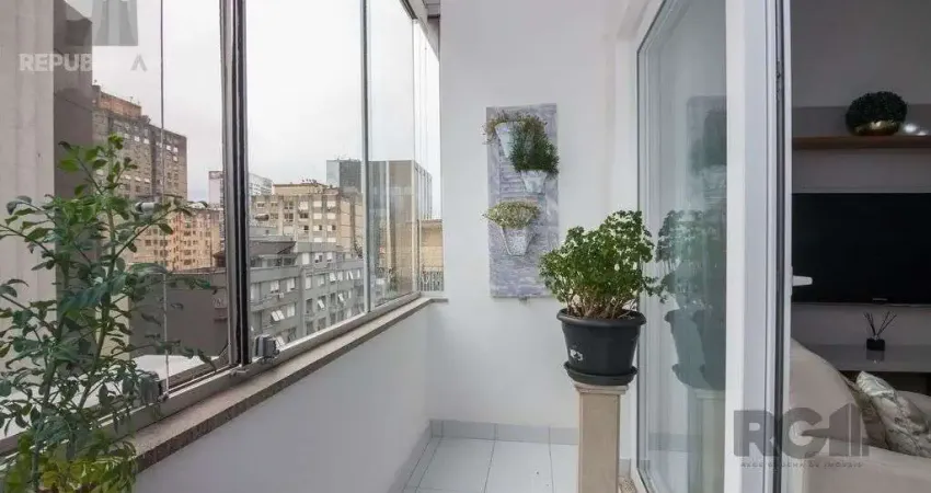 Apartamento à venda no centro histórico com 83m² e 2 dormitórios/quartos disponíveis.