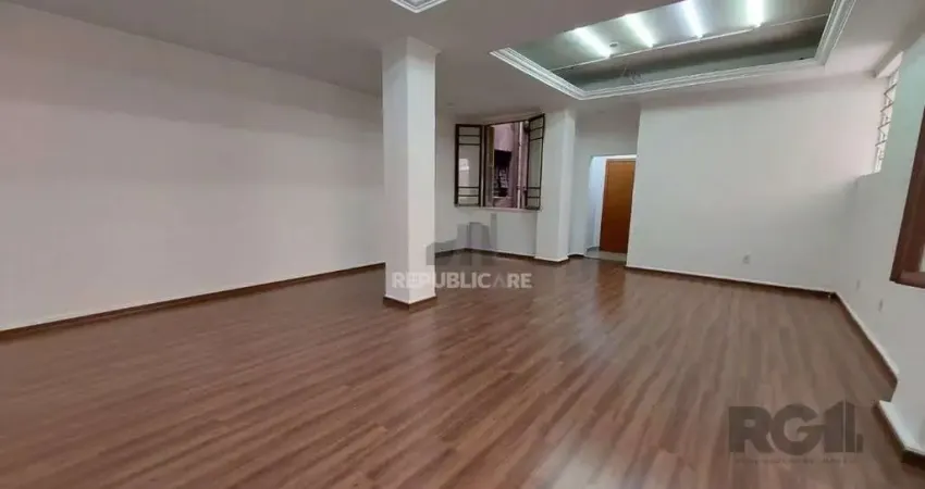 Apartarmento amplo 2 dormitórios em região comercial no Centro Histórico