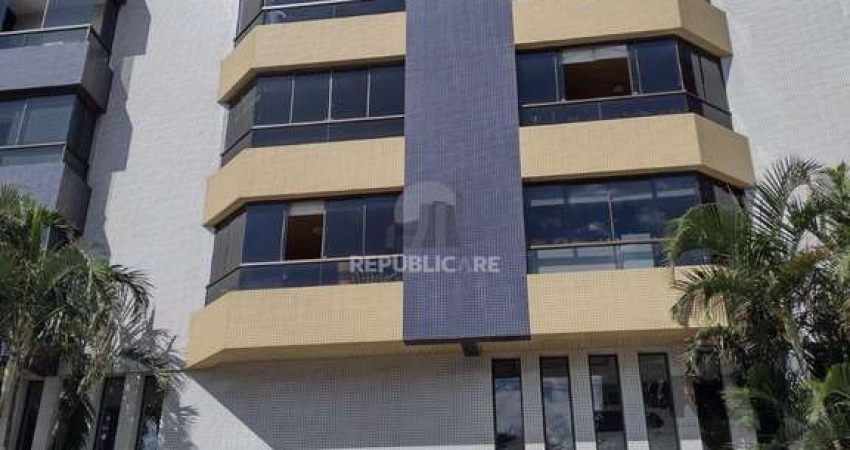 Apartamento mobiliado, 3 dormitórios, 2 suítes, 2 vagas, Bairro Vila Eunice