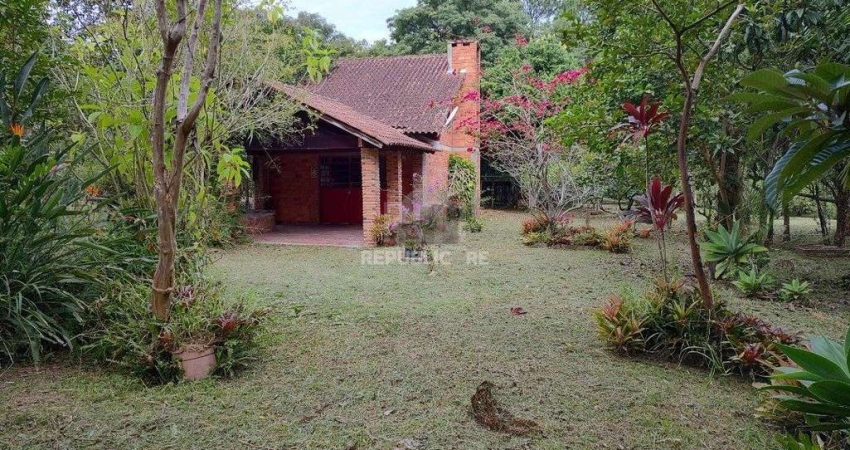 Sito à venda no Lami, com casa com quartos, 1 banheiro e piscina