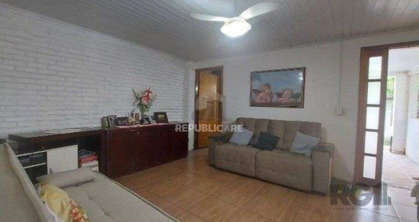 Casa 2 dormitórios à venda Camaquã Porto Alegre/RS
