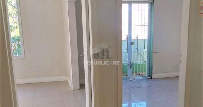 Casa Comercial para Venda - 250m², 0 dormitórios, 10 vagas - Glória