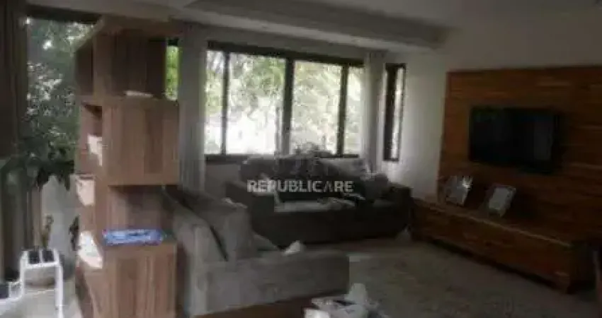Apartamento para Venda - 129.81m², 3 dormitórios, sendo 1 suites, 2 vagas - São