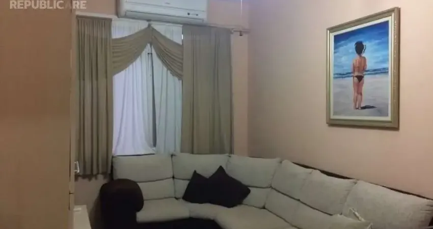 Apartamento à venda no centro histórico com 59m² e 2 dormitórios/quartos disponíveis.