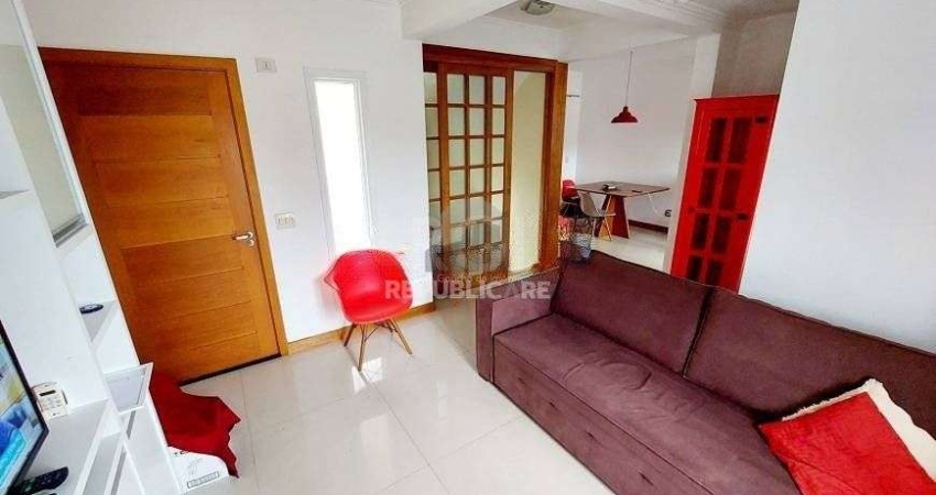 Casa com 03 dormitórios, 01 suíte, pátio com churrasqueira e 03 vagas de garagem