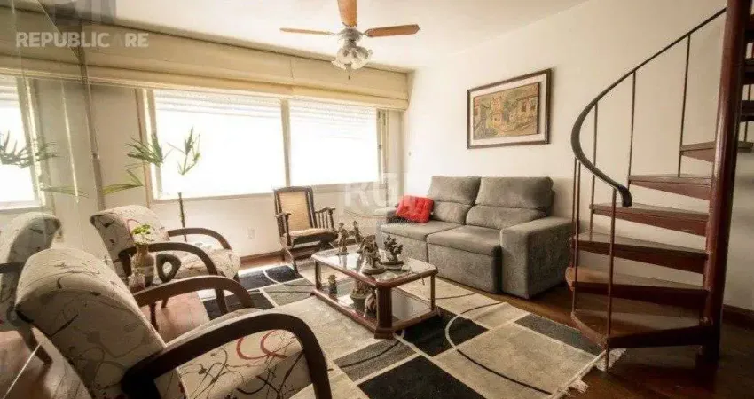 Cobertura à venda no bairro auxiliadora com 237 m² e 3 dormitórios/quartos.