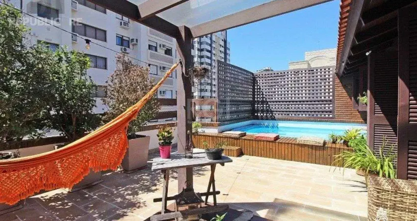 Cobertura à venda no bairro são joão com 230 m² e 3 dormitórios/quartos disponíveis.