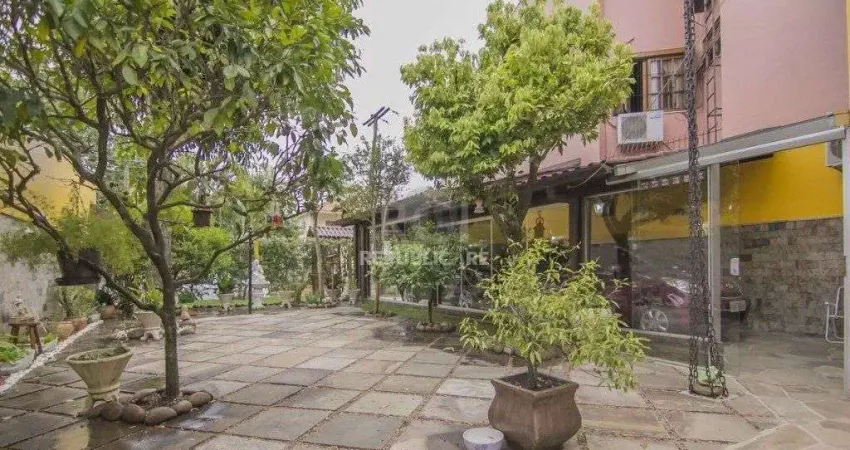 Casa para Venda - 252m², 3 dormitórios, sendo 1 suites, 3 vagas - Parque Santa F