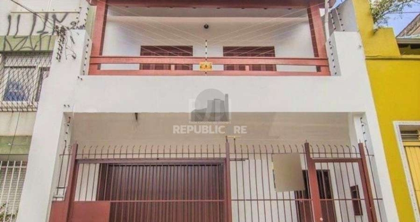 Casa para Venda - 440m², 3 dormitórios, sendo 2 suites, 2 vagas - Cidade Baixa