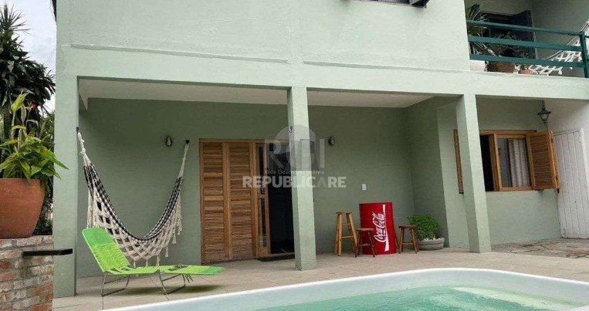 Casa para Venda - 260m², 3 dormitórios, sendo 2 suites, 2 vagas - Nonoai