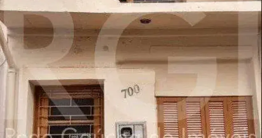 Casa residencial à venda no bairro menino deus com 2 dormitórios e 64 m² de área útil.