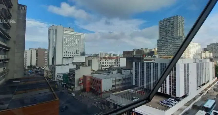 Escritório à venda no centro histórico com 124m² de área útil disponível.