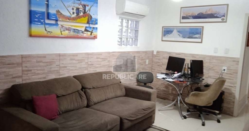 Casa para Venda - 140m², 5 dormitórios, 2 vagas - Cavalhada, Porto Alegre