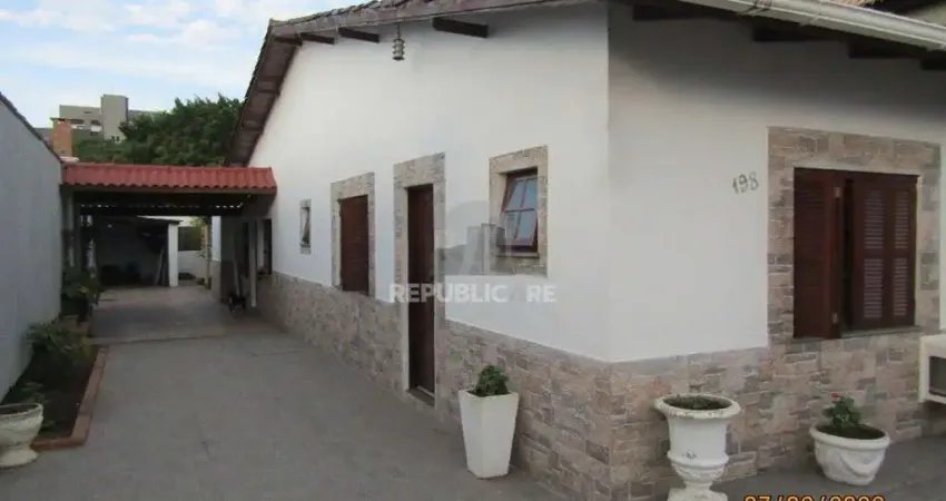 Casa para Venda - 154.78m², 3 dormitórios, sendo 1 suites, 3 vagas - Camaquã