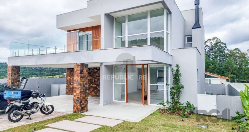 Casa Condominio para Venda - 292m², 4 dormitórios, sendo 4 suites, 2 vagas - Alp