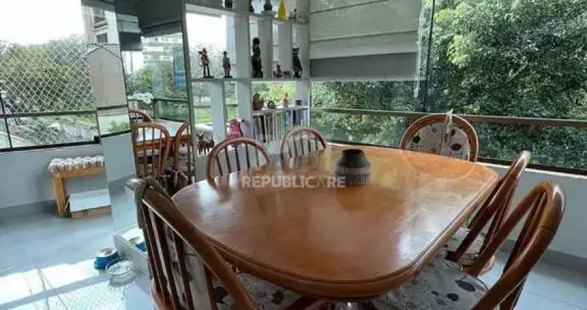 Apartamento para Venda - 121.2m², 3 dormitórios, sendo 1 suites, 2 vagas - Vila