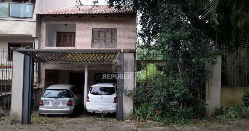 Casa para Venda com 3 dormitórios, sendo 1 suites e 3 vagas no bairro Ipanema