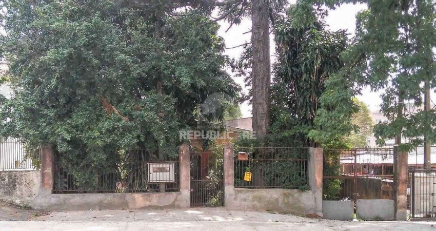 terreno com 605m², 11m de frente e 55m de frente a fundos.