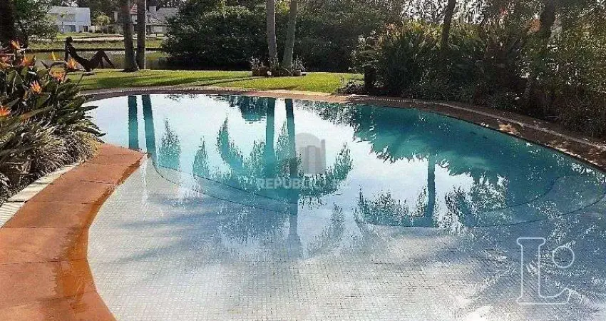 Casa Condominio para Venda - 341.68m², 3 dormitórios, sendo 3 suites, 2 vagas -