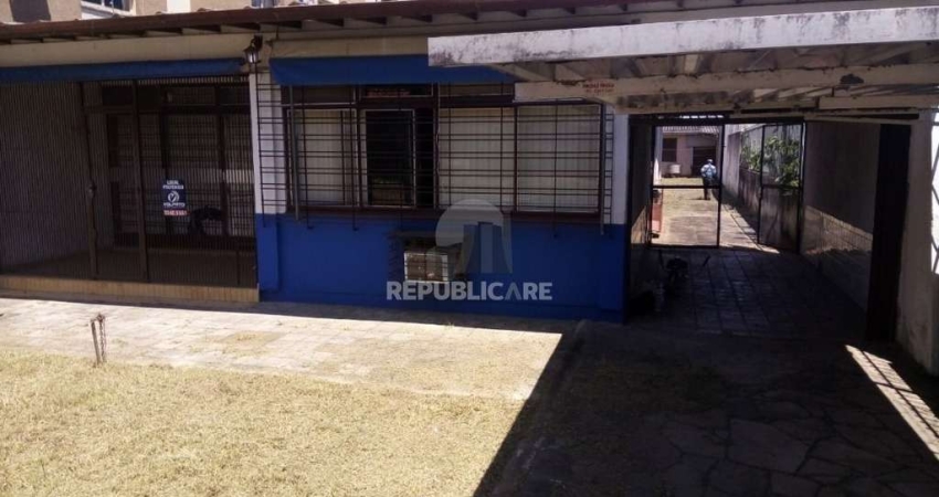 Casa para Venda - 200m², 3 dormitórios, 8 vagas - Cristal