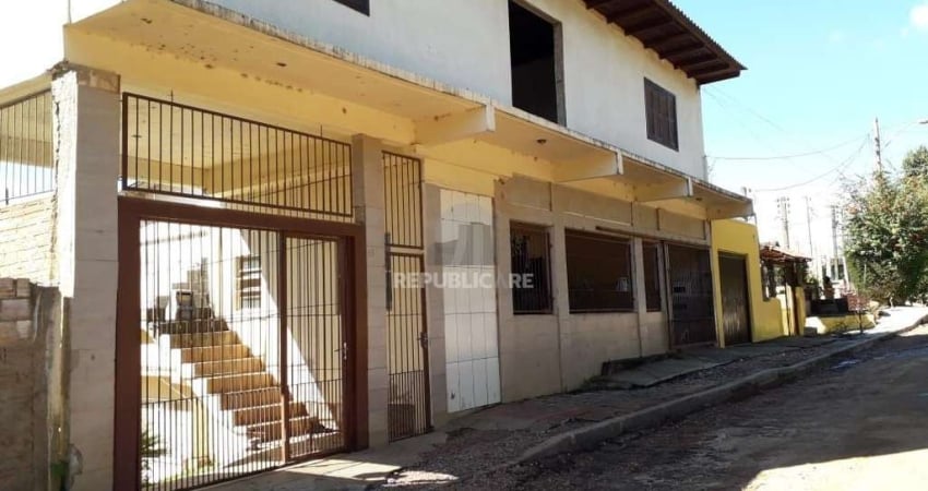 Casa para Venda - 480m², 3 dormitórios, 4 vagas - Camaquã