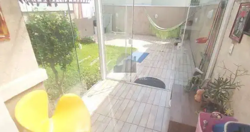 Casa no bairro Hípica - 2 dormitórios